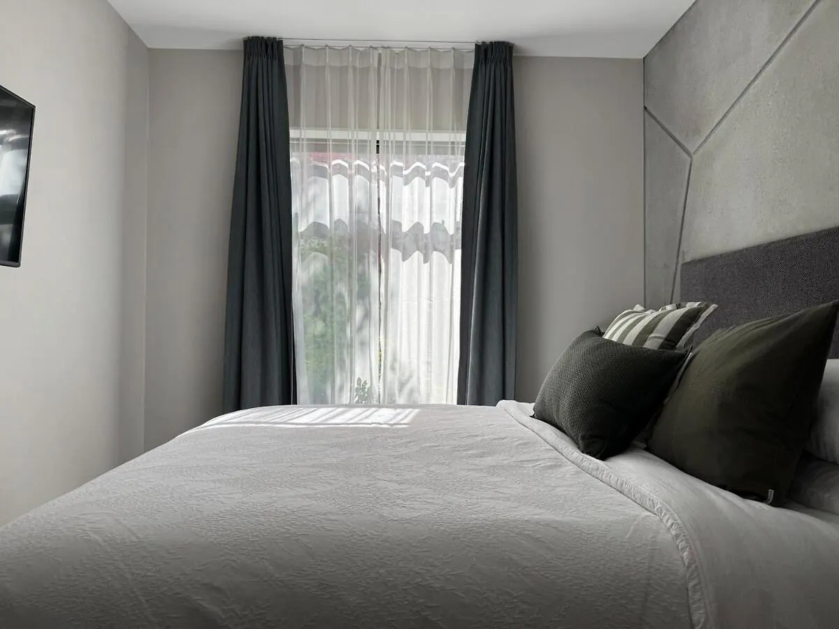 Whitewood Suites Apartment 1B Christchurch